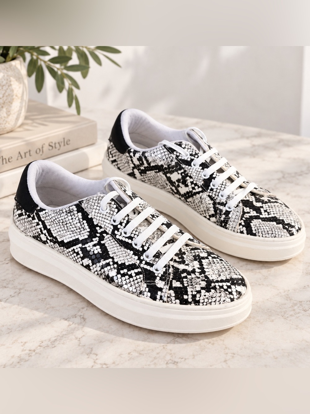 Topshop Snakeskin Print Platform Sneakers Black White Lace Up Made in Italy 5/38
